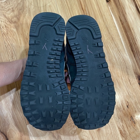 New Balance 574 Classic Sneaker suede dark charcoal gray metallic rose gold 6 - Picture 6 of 9